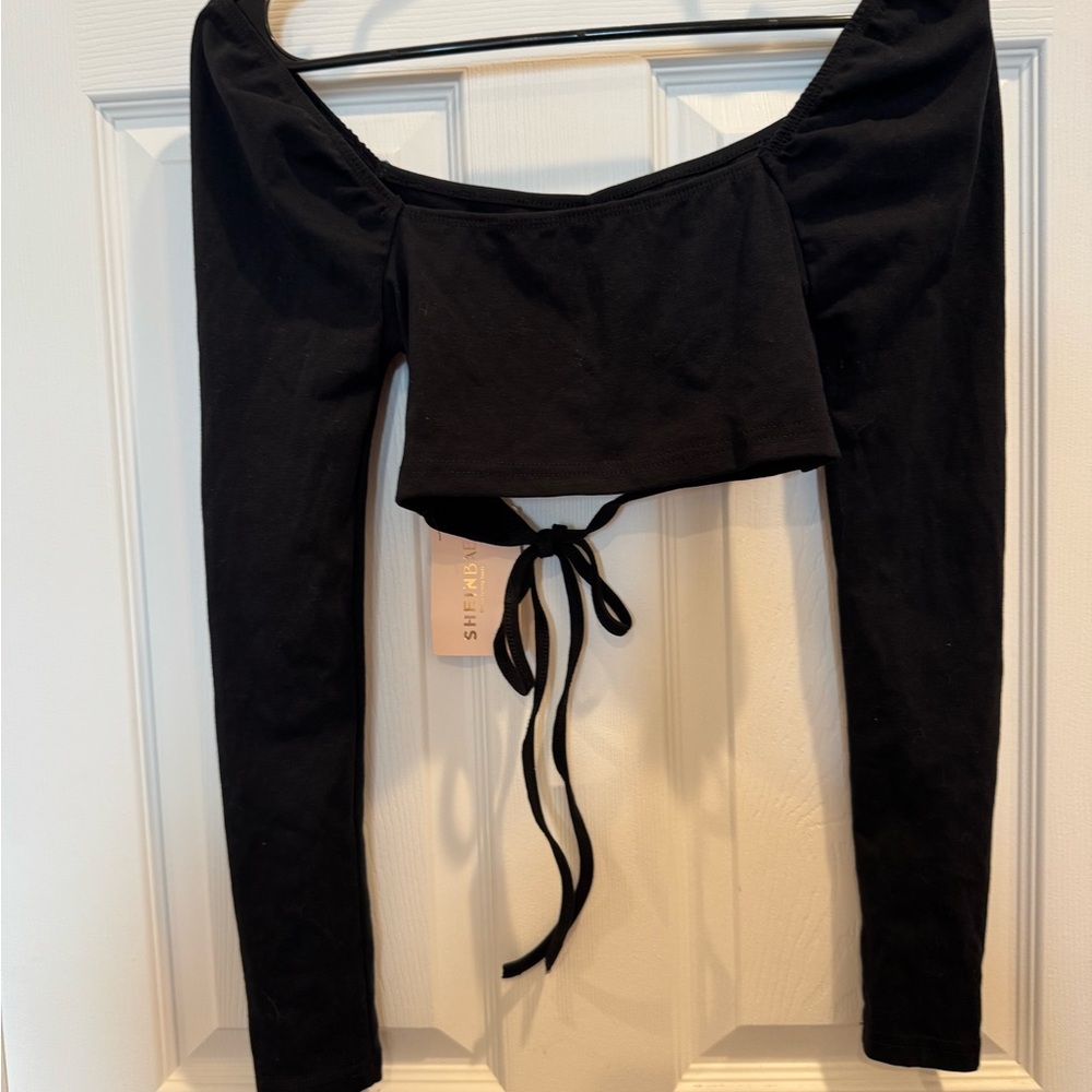 SHEIN Black Tie-Front Crop Top